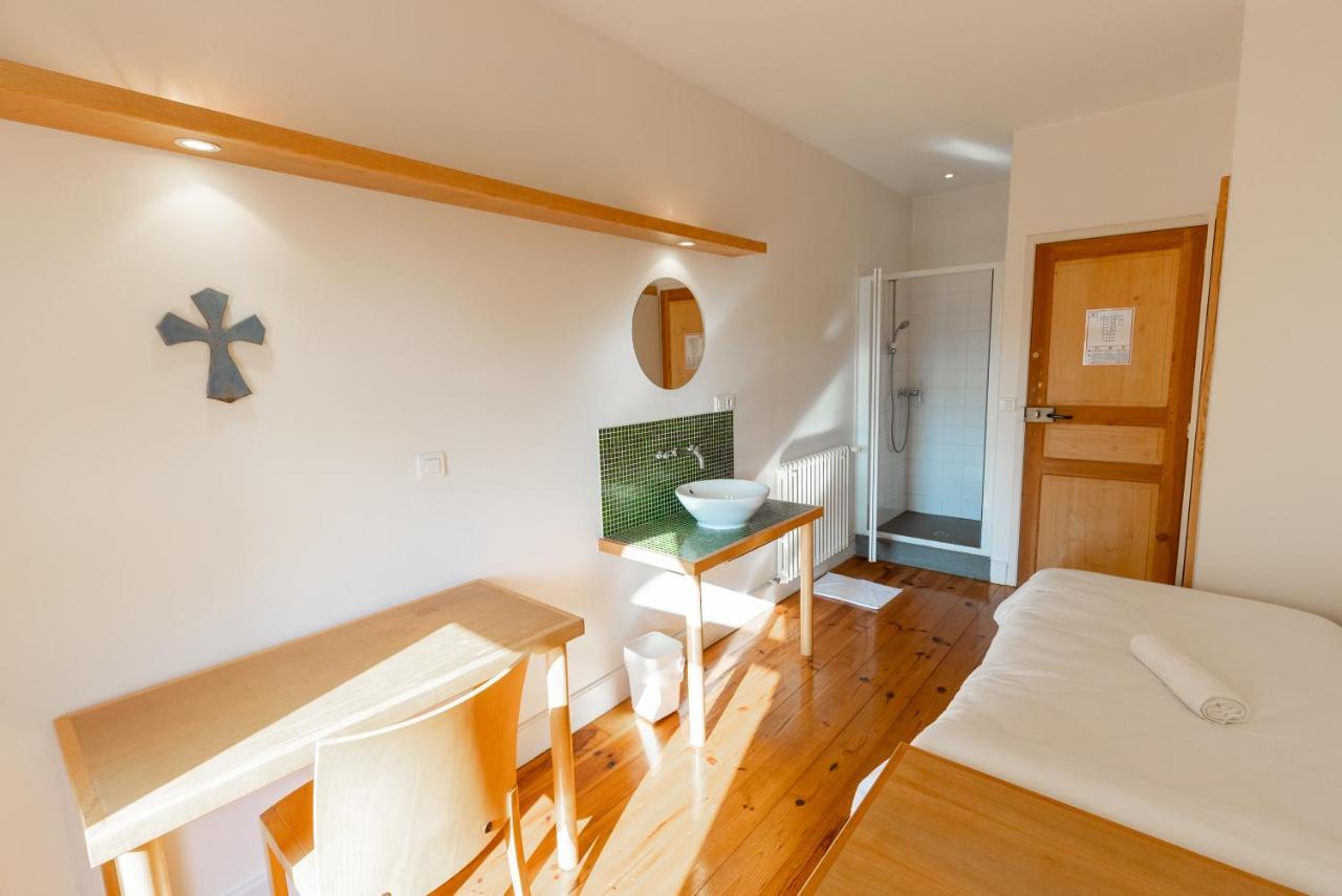 Hotellerie De L'Abbaye Bellegarde-Sainte-Marie Bagian luar foto