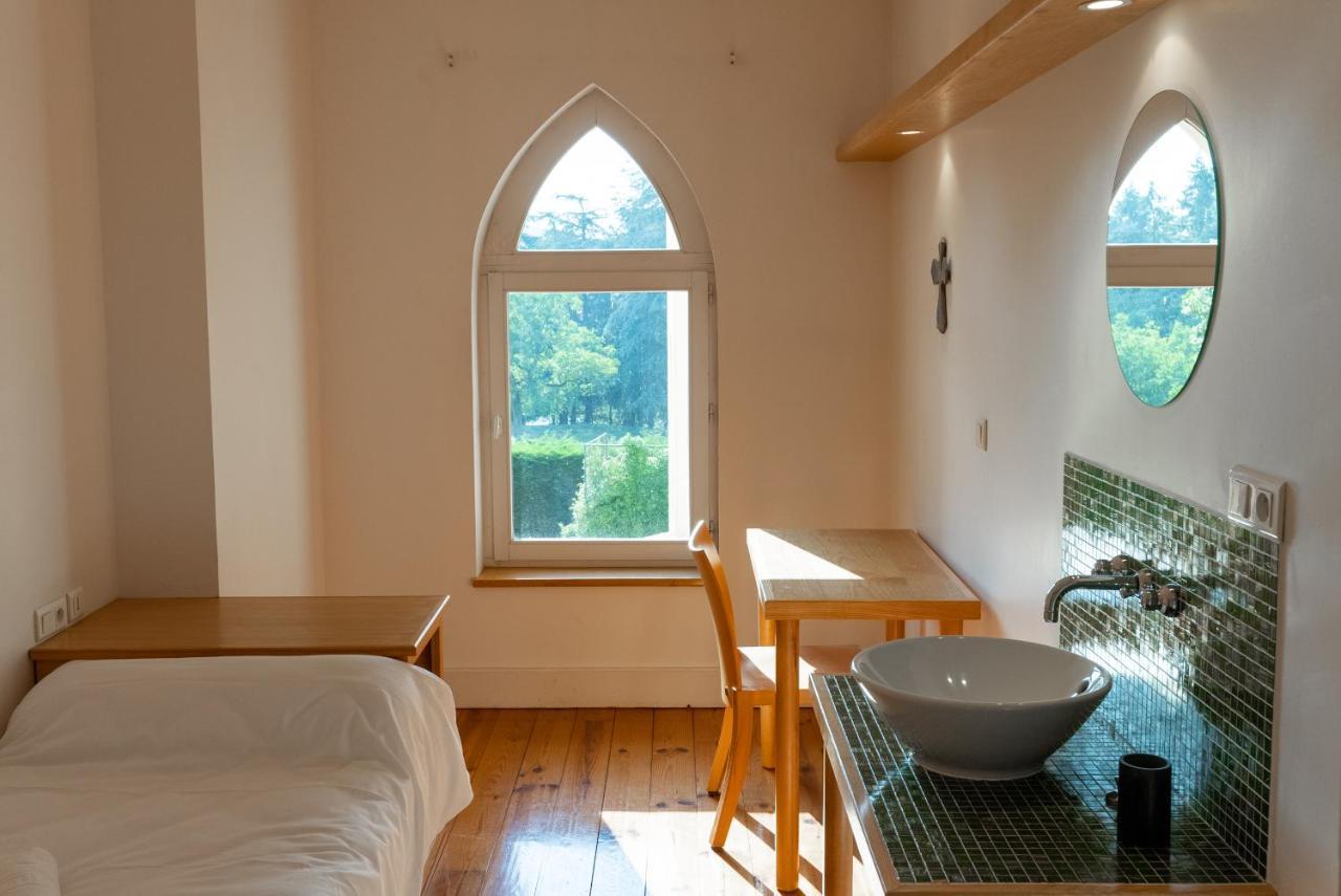 Hotellerie De L'Abbaye Bellegarde-Sainte-Marie Bagian luar foto